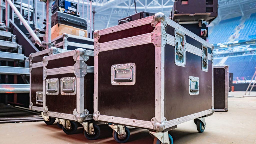 soittimien lentokotelot on valmistettu koivuvanerista